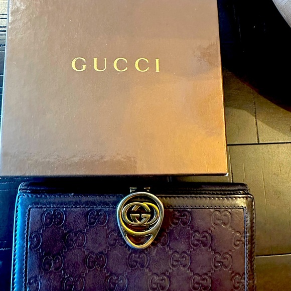 Chocolate Gucci Wallet - Picture 5 of 5